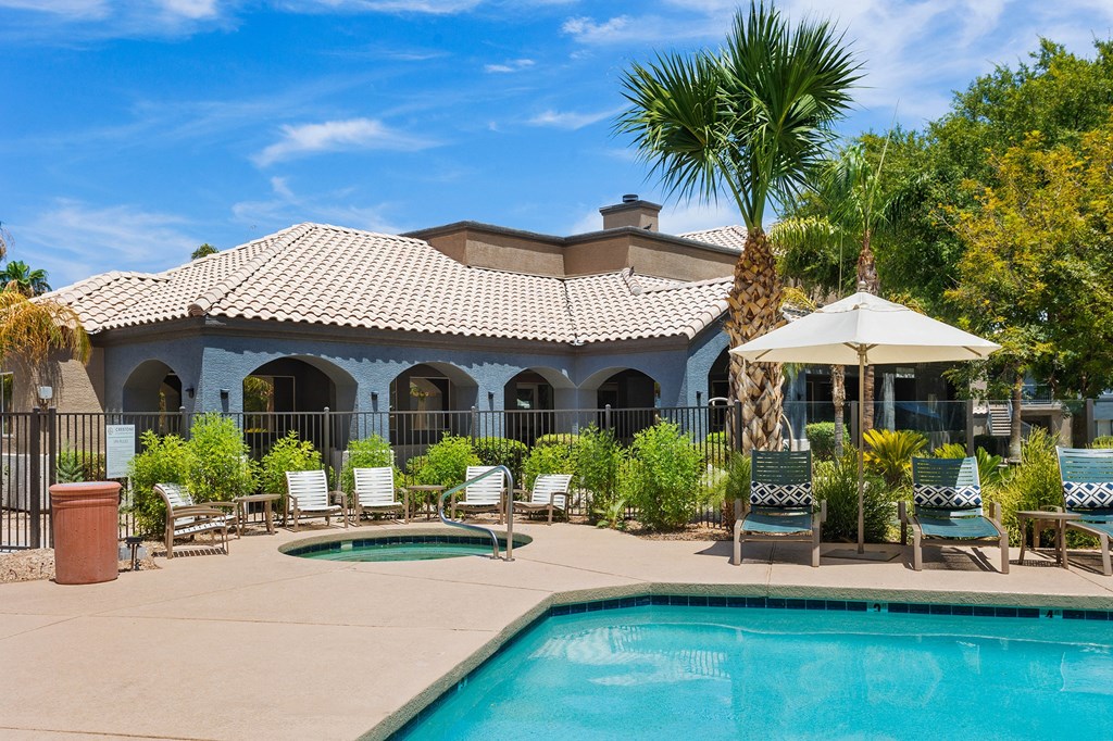 Crestone At Shadow Mountain Apartments, 3033 E Thunderbird Rd, Phoenix